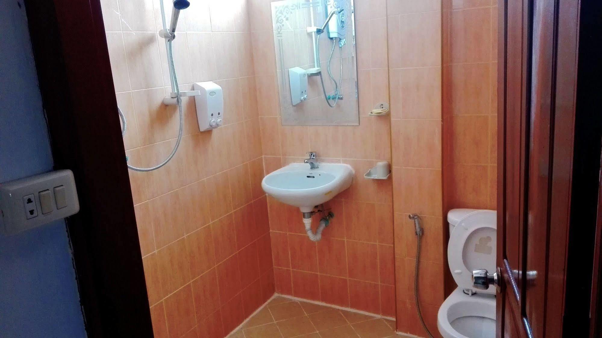 Nalinthone Guesthouse Ban Nongdouang Exterior foto